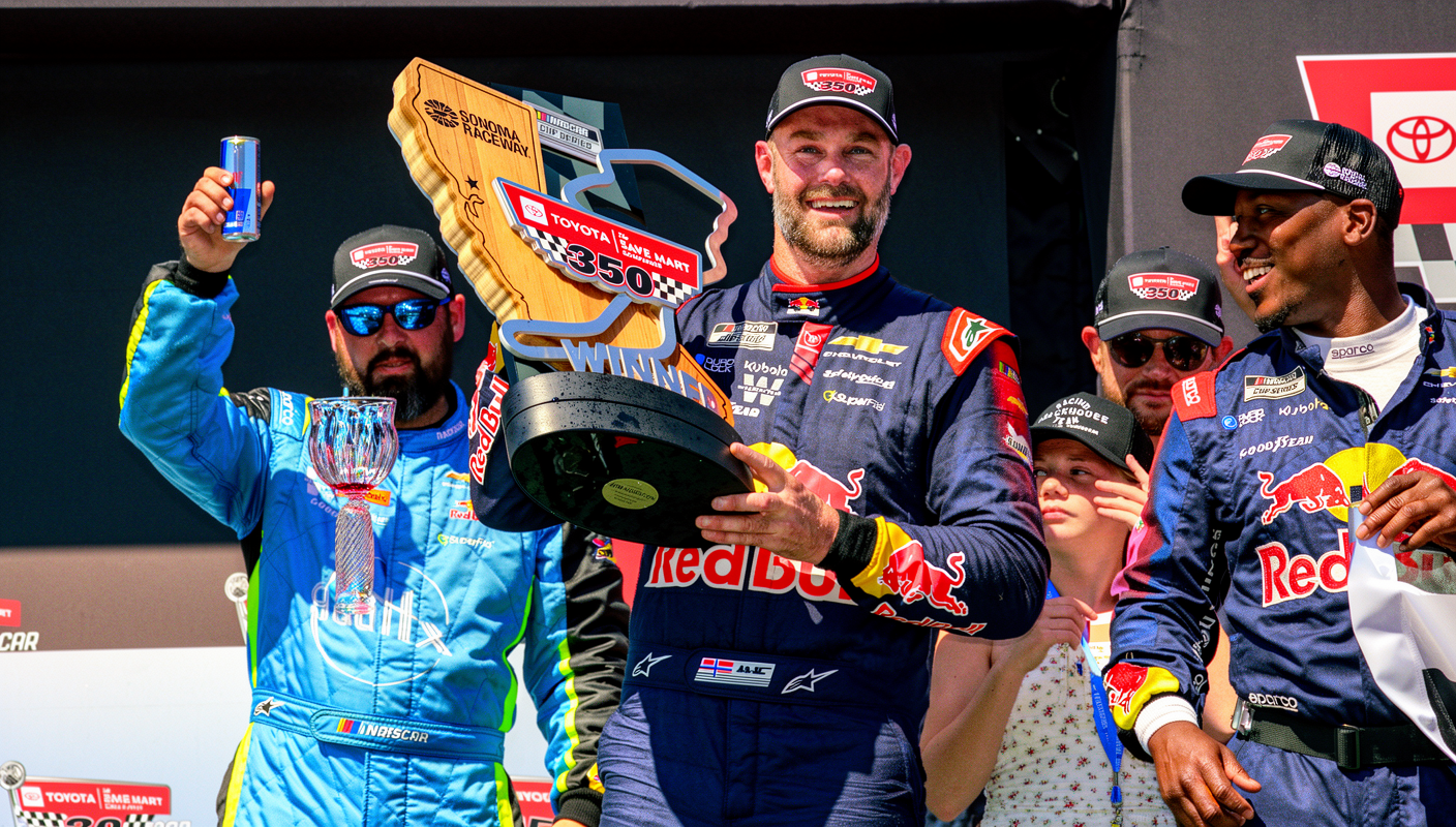 Shane van Gisbergen 逆袭夺冠背后的4大关键启示：曼城足球体育 - 曼城足球 在索诺玛的不可复制之路