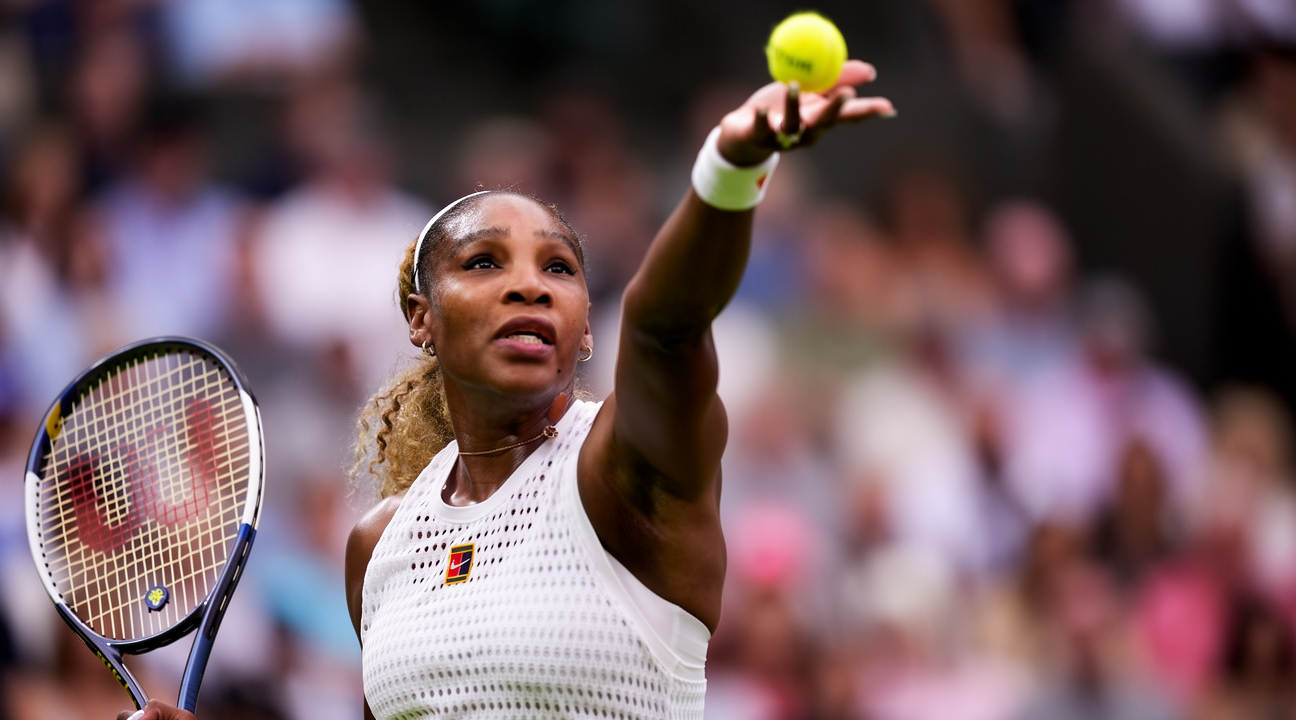 曼城足球体育 - 曼城足球 - Serena Williams 重返温网单打赛场：首轮三盘惜败背后的震撼时刻